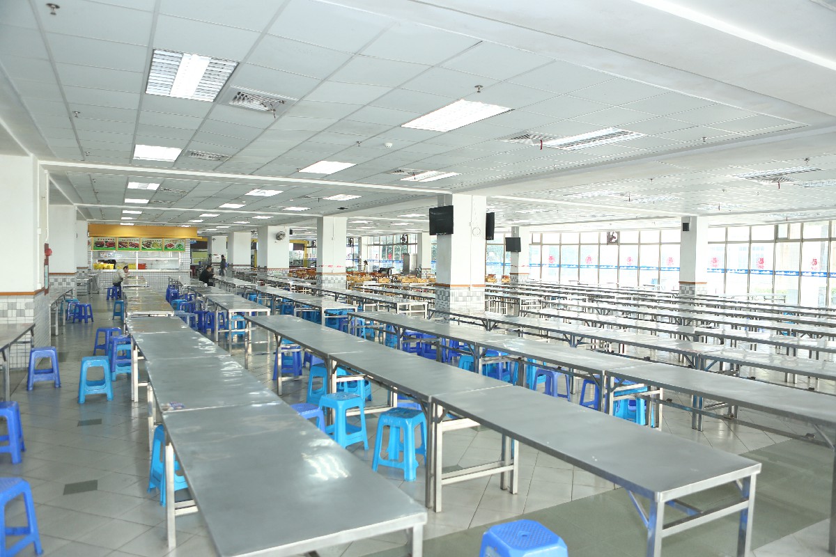 学校食堂